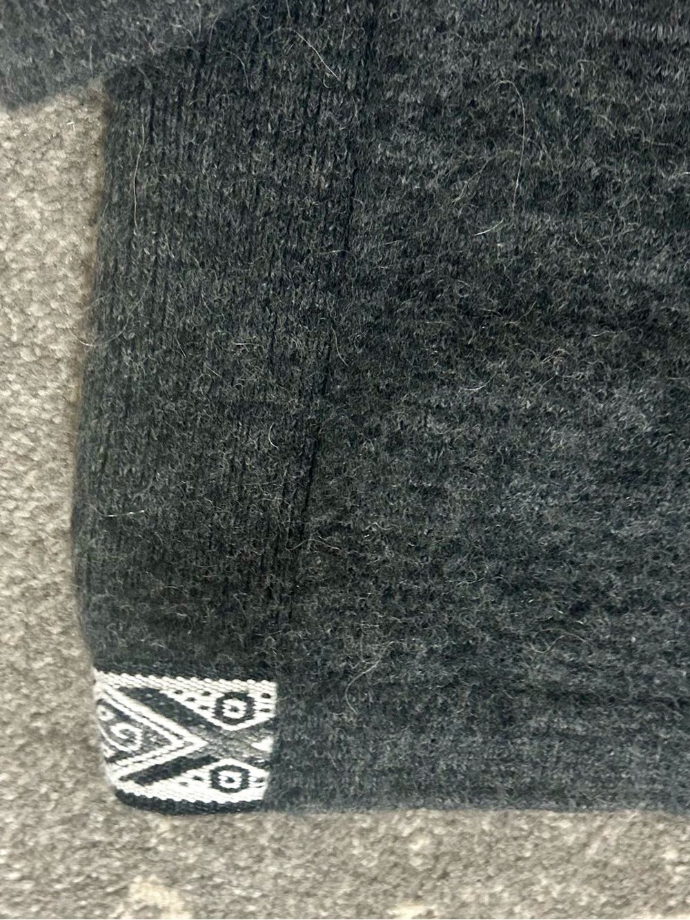 Paka Women’s Handmade Alpaca Hooded Pullover Sweater, Charcoal Gray Medium/Large - Picture 12 of 16